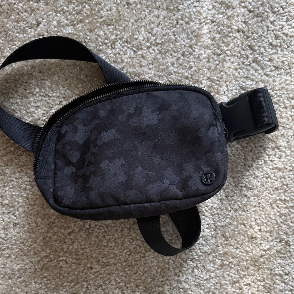 lululemon athletica Black Camouflage Belt Bag